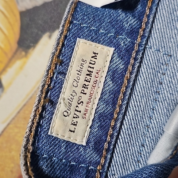 Levi's 501 Premium Distressed Cropped Jeans Size 31 NWT - Picture 4 of 7